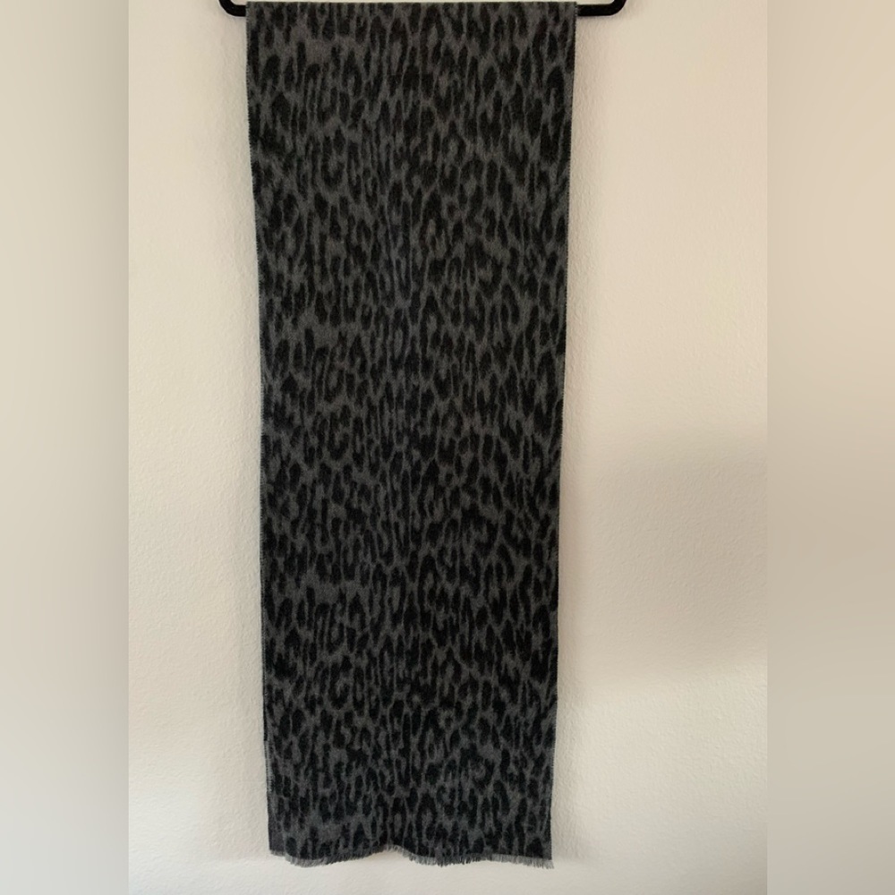 CASHMERES Double Sided Scarf Animal Plaid Print - Picture 11 of 16